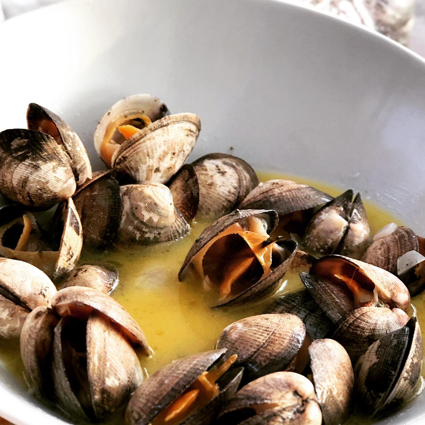 Almejas a la Mantequilla