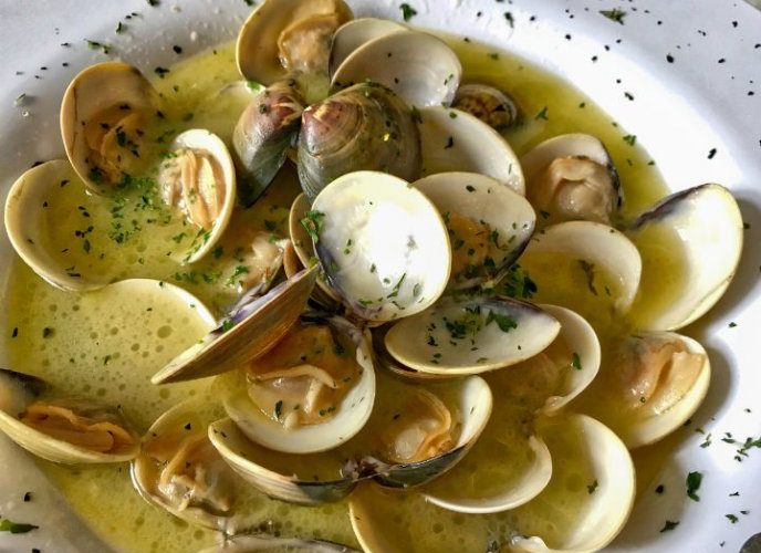 Almejas en Esencia de Vino