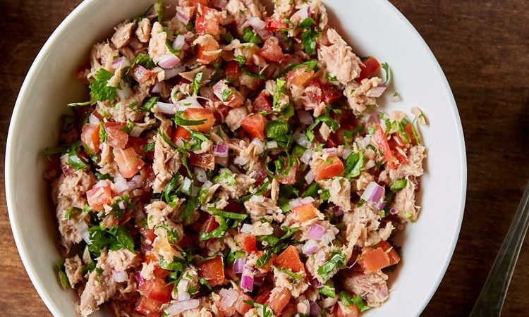 Ensalada de atún con infusión de canela