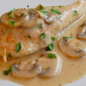 Filete de pollo con salsa de Camarón