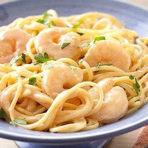 Pastas con camarones(acompañados de pan con ajo)