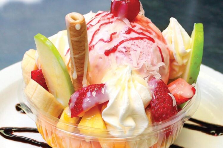 Ensalada de Frutas con Helado