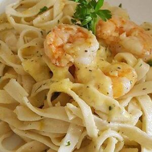 Pasta con Camarón en Salsa Blanca
