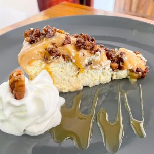 Caramel pecan cheesecake
